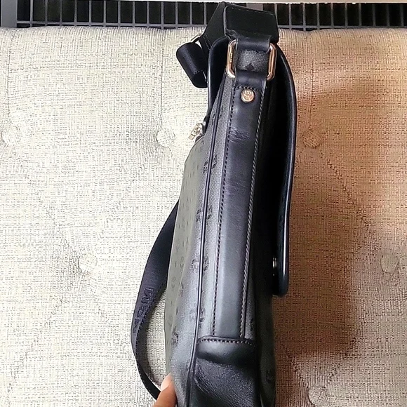 MCM Messenger Bag - Picture 11 of 12